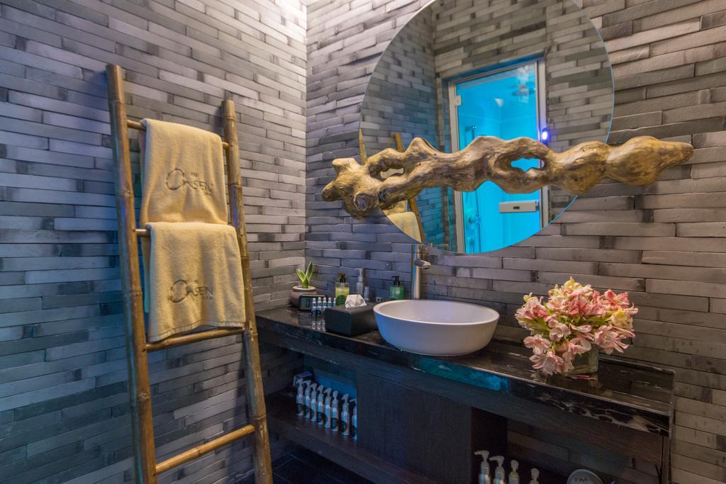 ไอ แอม โฮเทล Hotel Makati City ภายนอก รูปภาพ Bathroom