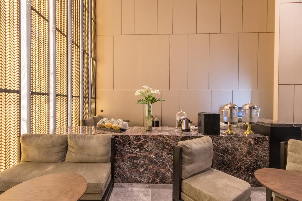 ไอ แอม โฮเทล Hotel Makati City ภายนอก รูปภาพ The interior of the lounge