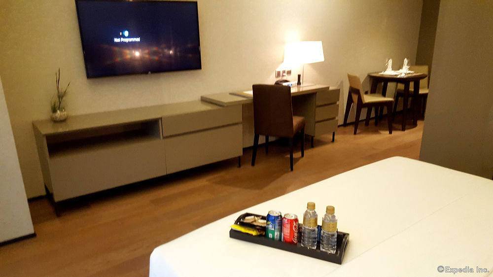 ไอ แอม โฮเทล Hotel Makati City ภายนอก รูปภาพ A room at the hotel